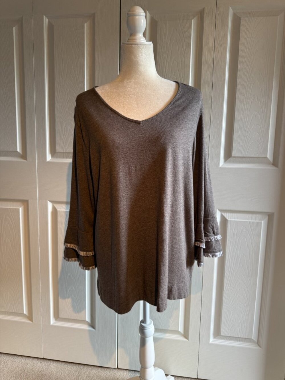 Chicos Brown V Neck 3/4 Sleeve Top Size 3 (XL) Tiered, Fringed Cuffs Cottagecore